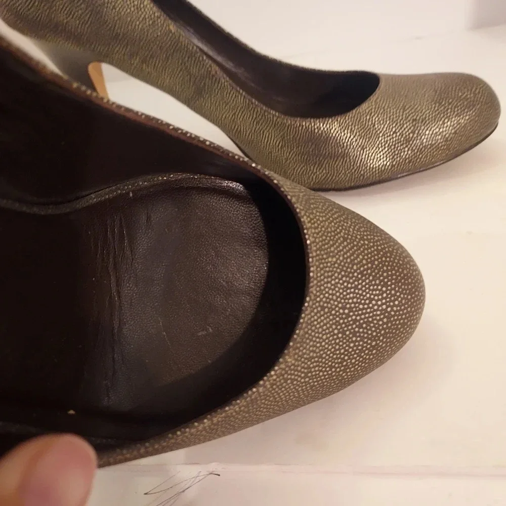 Cole Hann Textured Bronze Metallic Brown NikeAir Round Toe Pumps in Size 8.5 AA